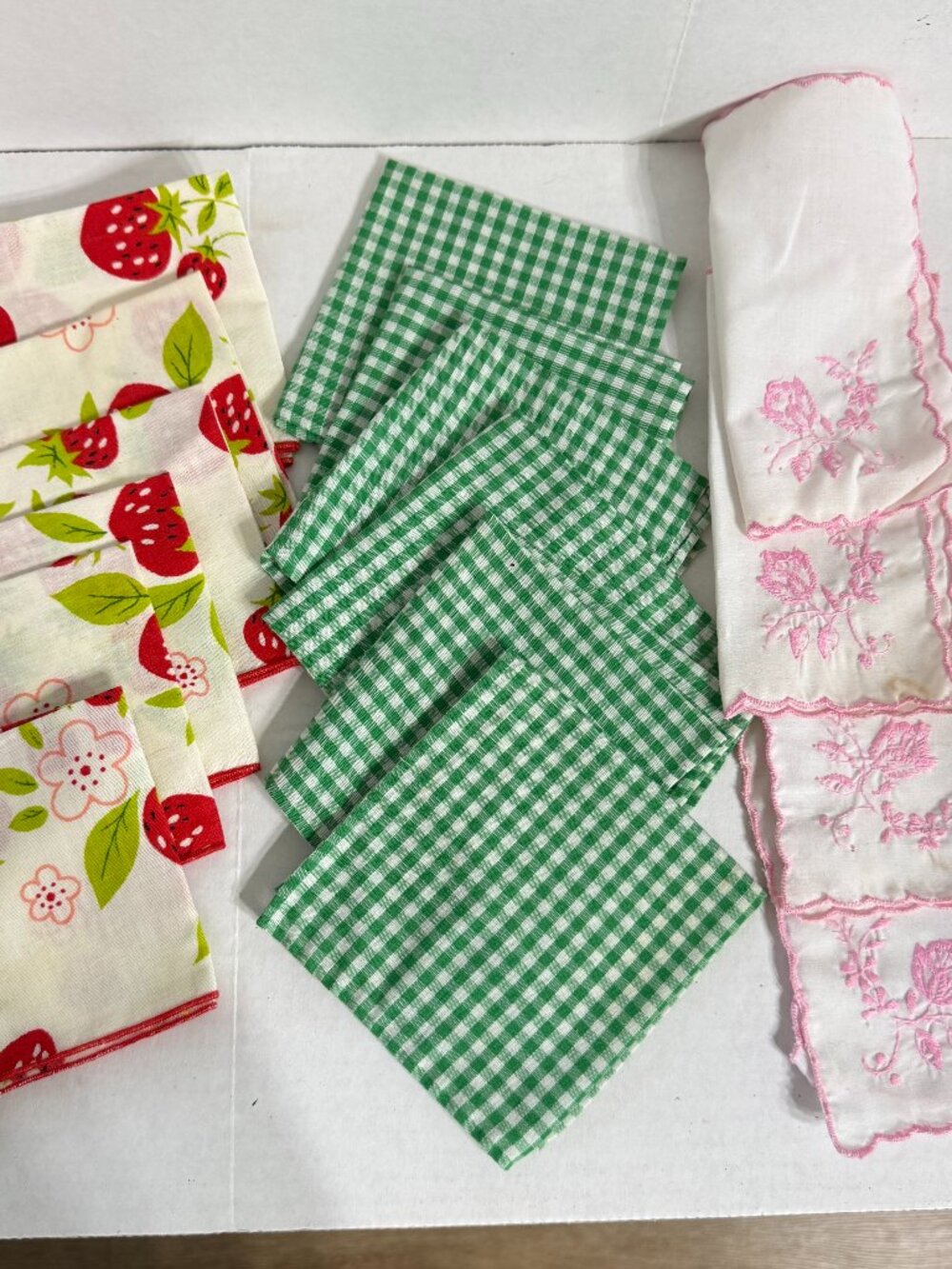 Vintage Strawberry Print Green Gingham Napkins Set 12 Lightweight Square Pink